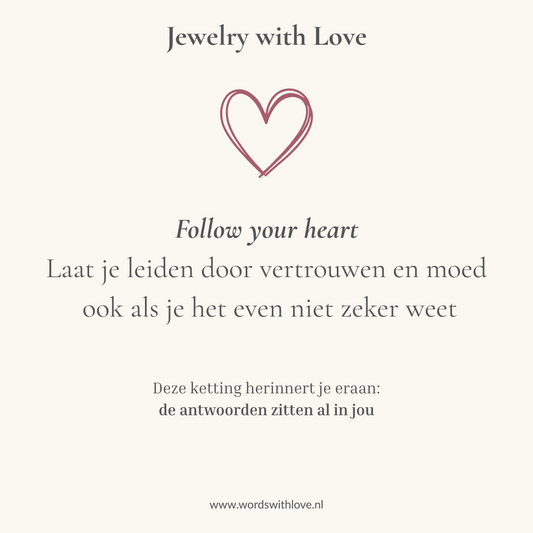 Affirmatiekaart bij affirmatieketting met gravure Follow your heart en hartje – betekenisvol sieraad voor liefde en vertrouwen