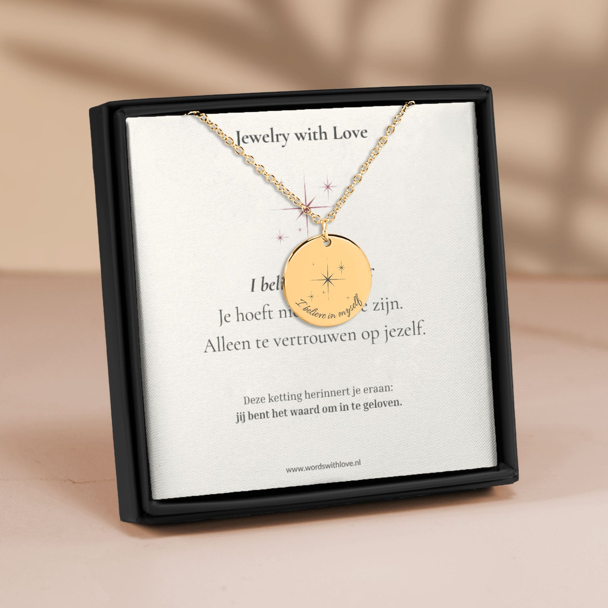 Affirmatieketting met gravure I believe in myself en sterren – sieraad voor zelfvertrouwen en innerlijke kracht