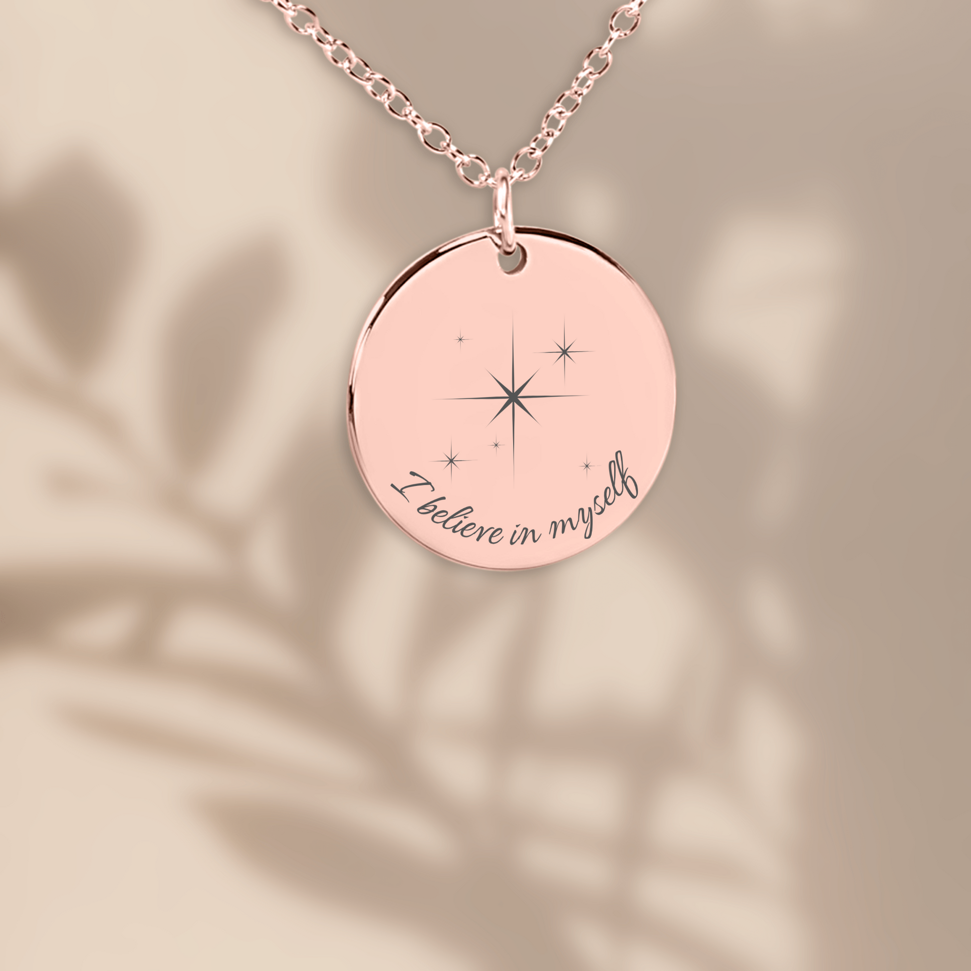 Roségouden affirmatieketting met gravure I believe in myself en sterren – sieraad voor zelfvertrouwen en innerlijke kracht