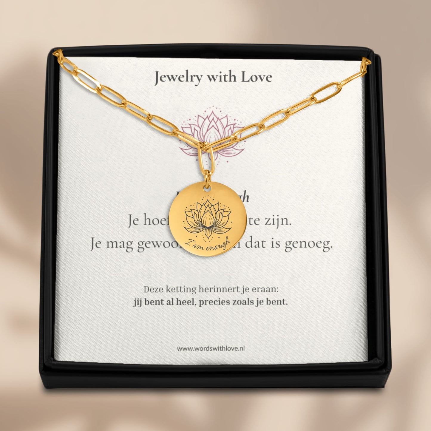 Affirmatieketting in sieradendoosje I am enough en lotusbloem – sieraad voor zelfliefde, zelfacceptatie en innerlijke rust