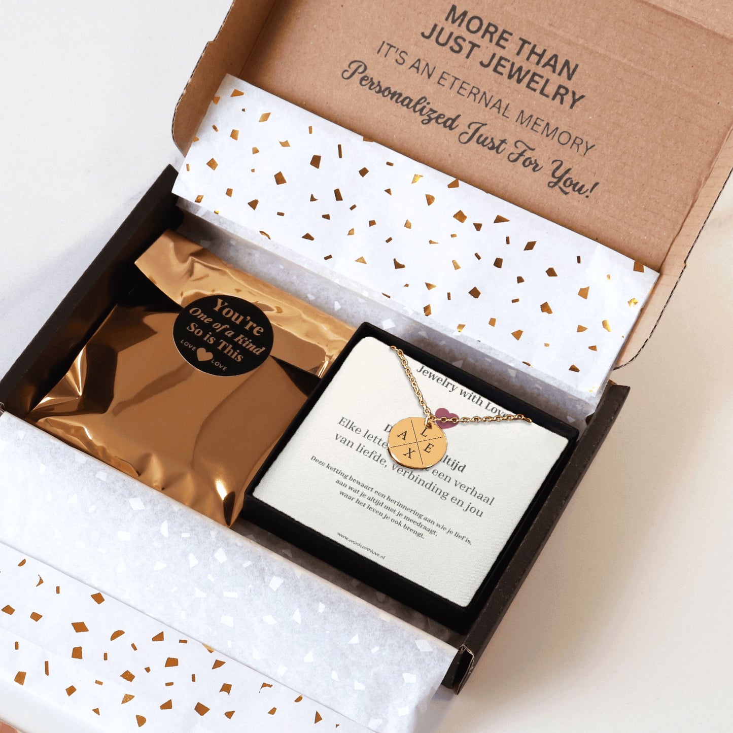 Gepersonaliseerde initialen Ketting in cadeauverpakking– draag wie je lief is dichtbij je hart